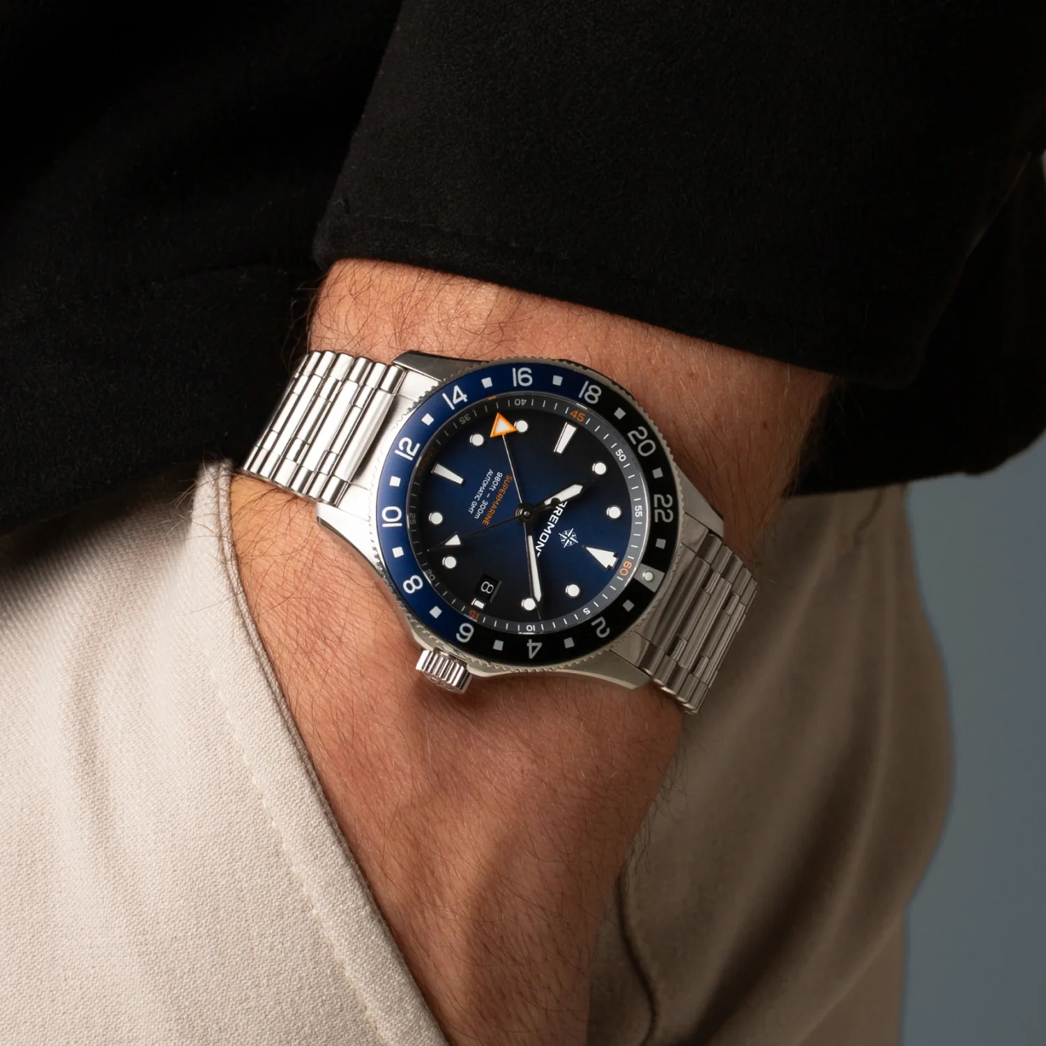 Supermarine 300M GMT, 'Glacier' Blue - Image 4